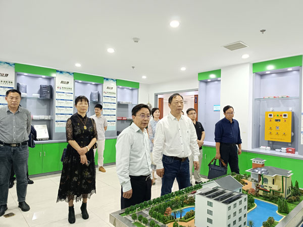 湖南省政協(xié)副主席、民建湖南省委會主委賴明勇蒞臨科比特走訪調(diào)研